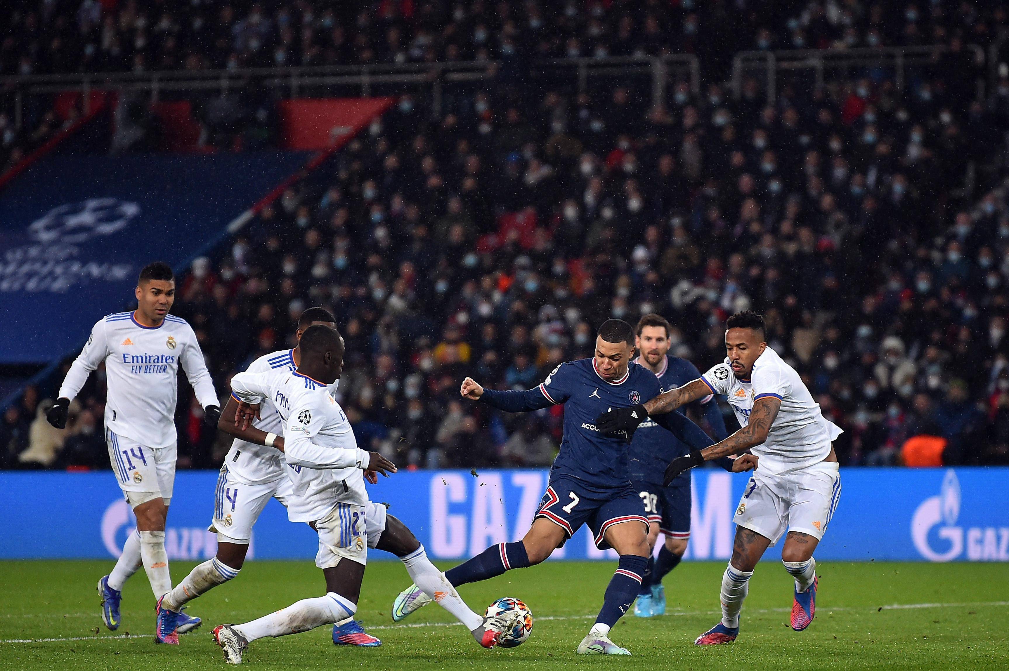 国足战平皇马，内马尔补时绝平世界杯