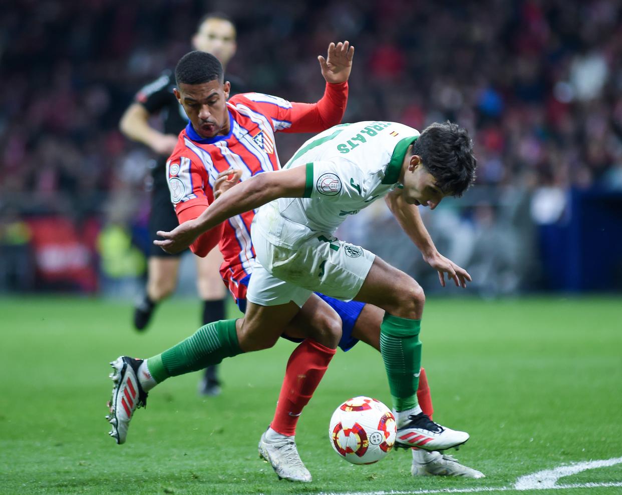 西班牙战平土耳其，踢出激烈比赛