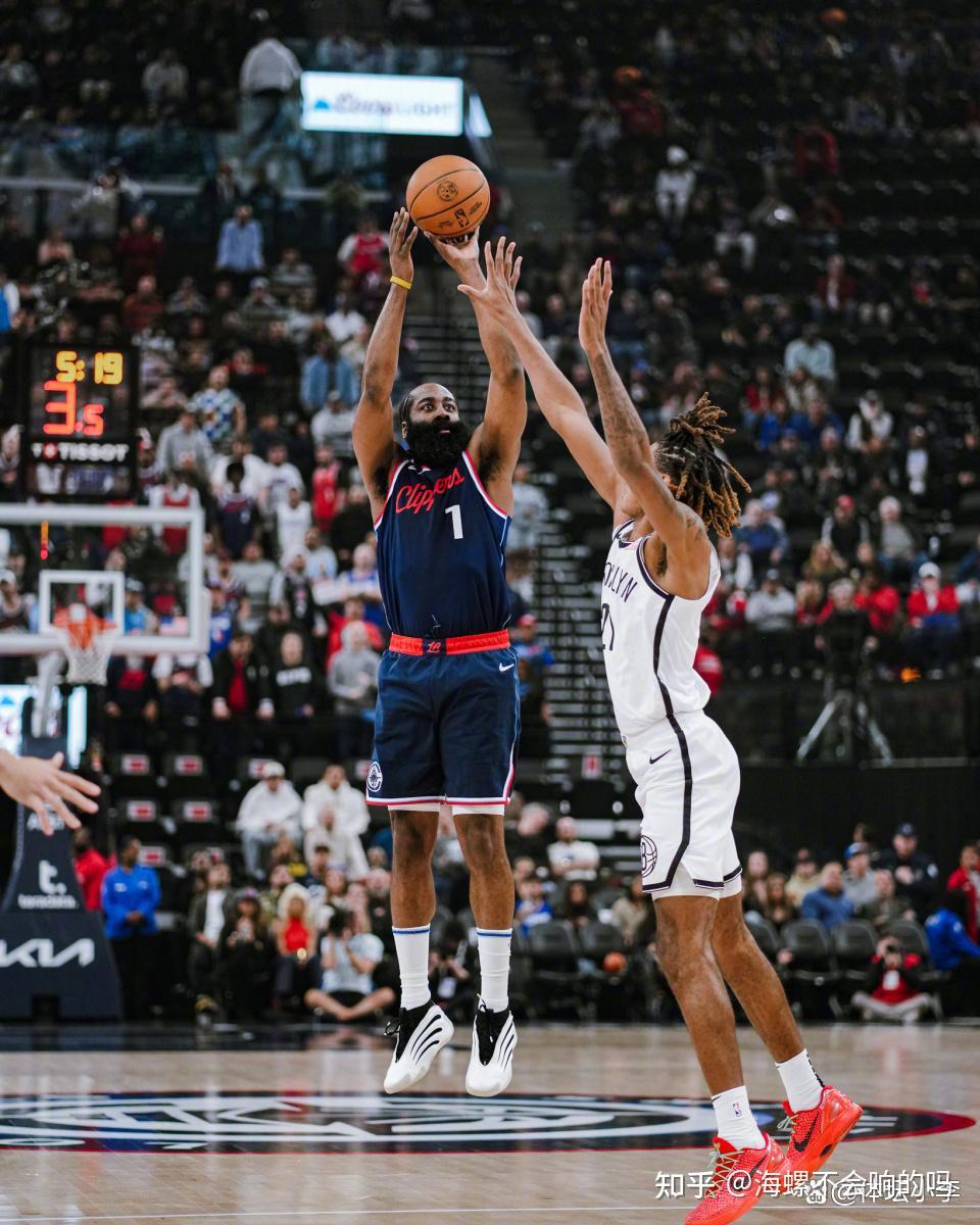 快船外线进攻多点开花,难以阻挡 快船外线进攻多点开花,难以阻挡