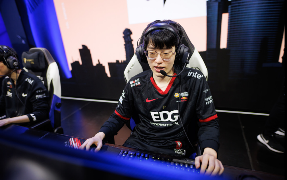 金年会电子-HLE翻盘FNC，Scout操刀奇招英雄翻盘四强赛3:2（东京）