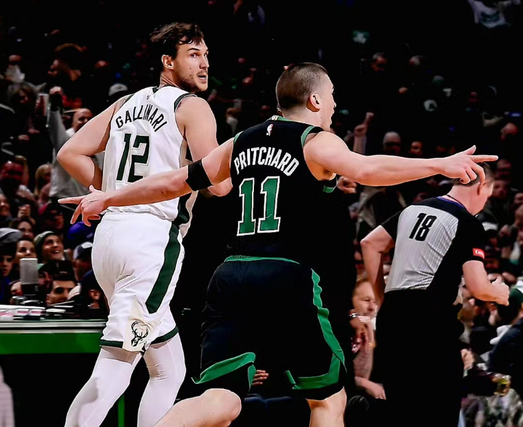 雄鹿主场大胜绿军，取得五连胜