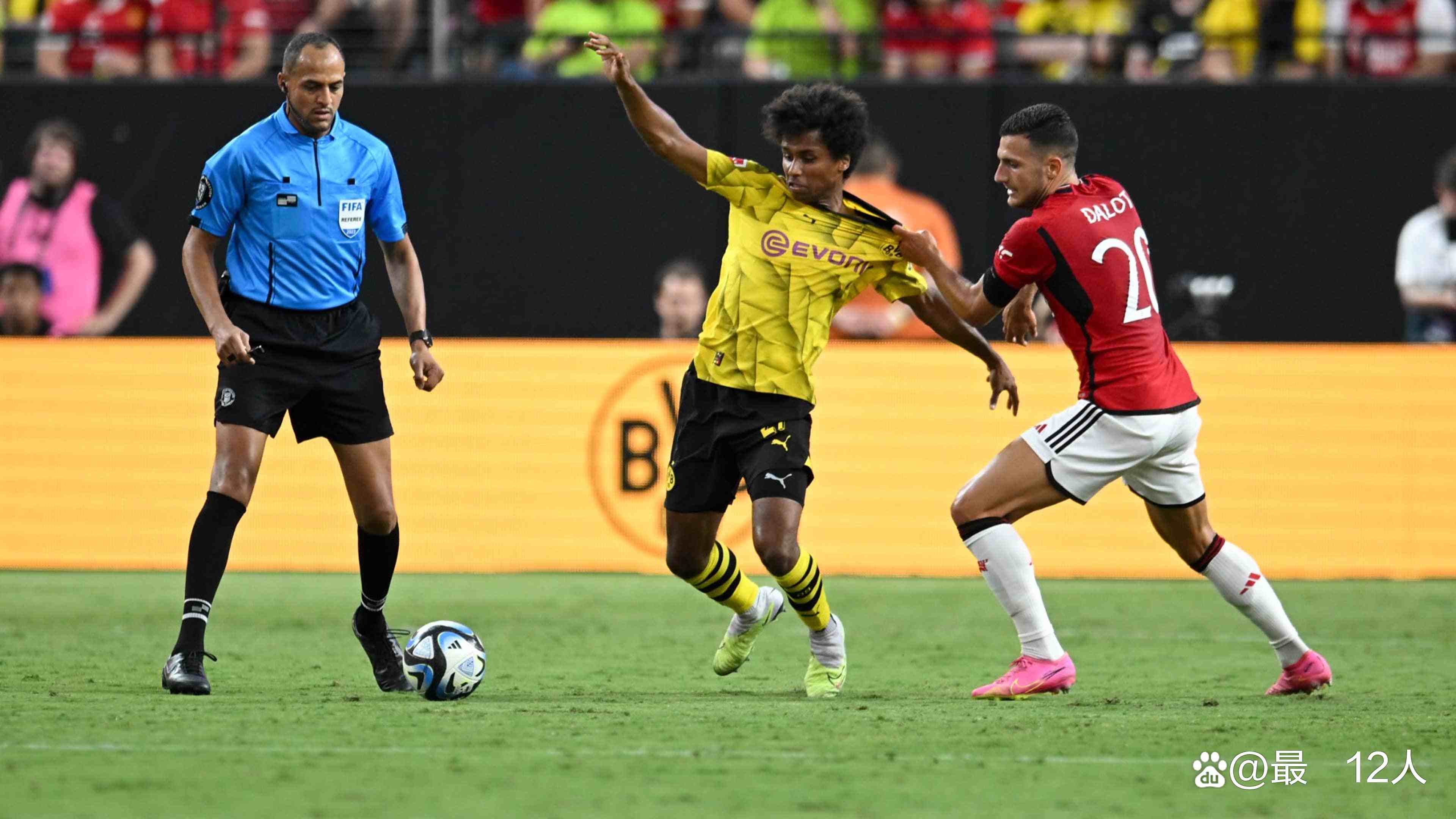 JNH体育-曼联鏖战多特蒙德，孙兴慜关键制胜的简单介绍