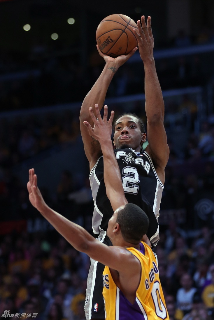 马刺极佳表现，取得95比89胜利