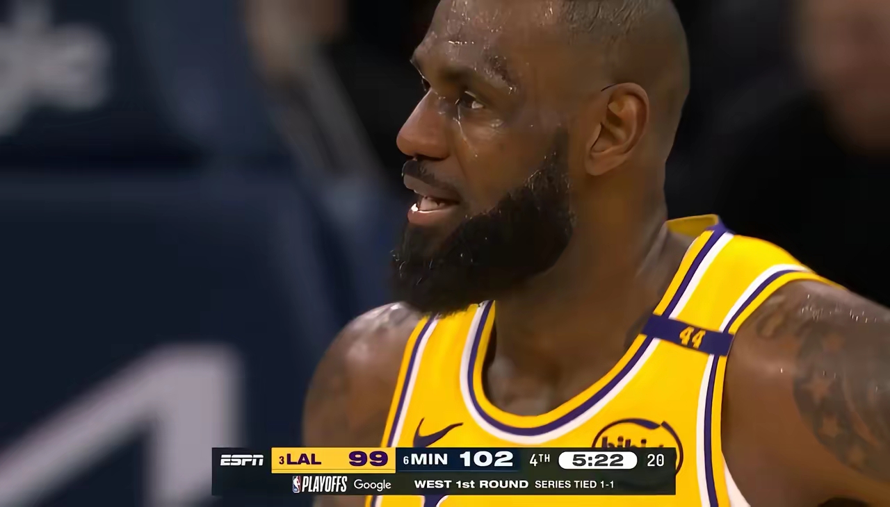 金年会网站-湖人客场惨败开拓者，詹姆斯表现低迷