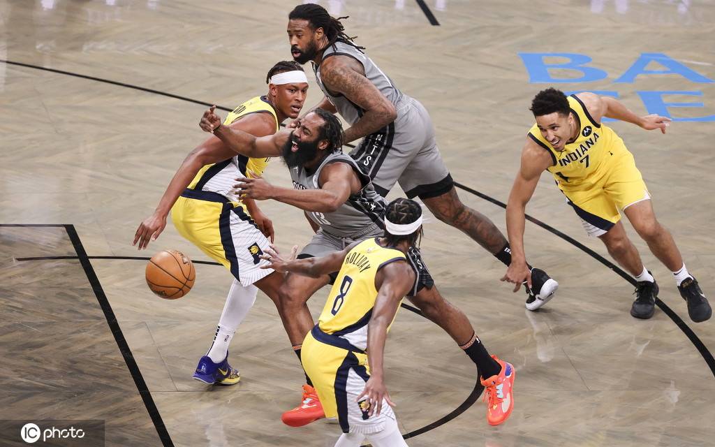 篮网大胜步行者,莫兹戈夫砍27分 篮网大胜步行者,莫兹戈夫砍27分