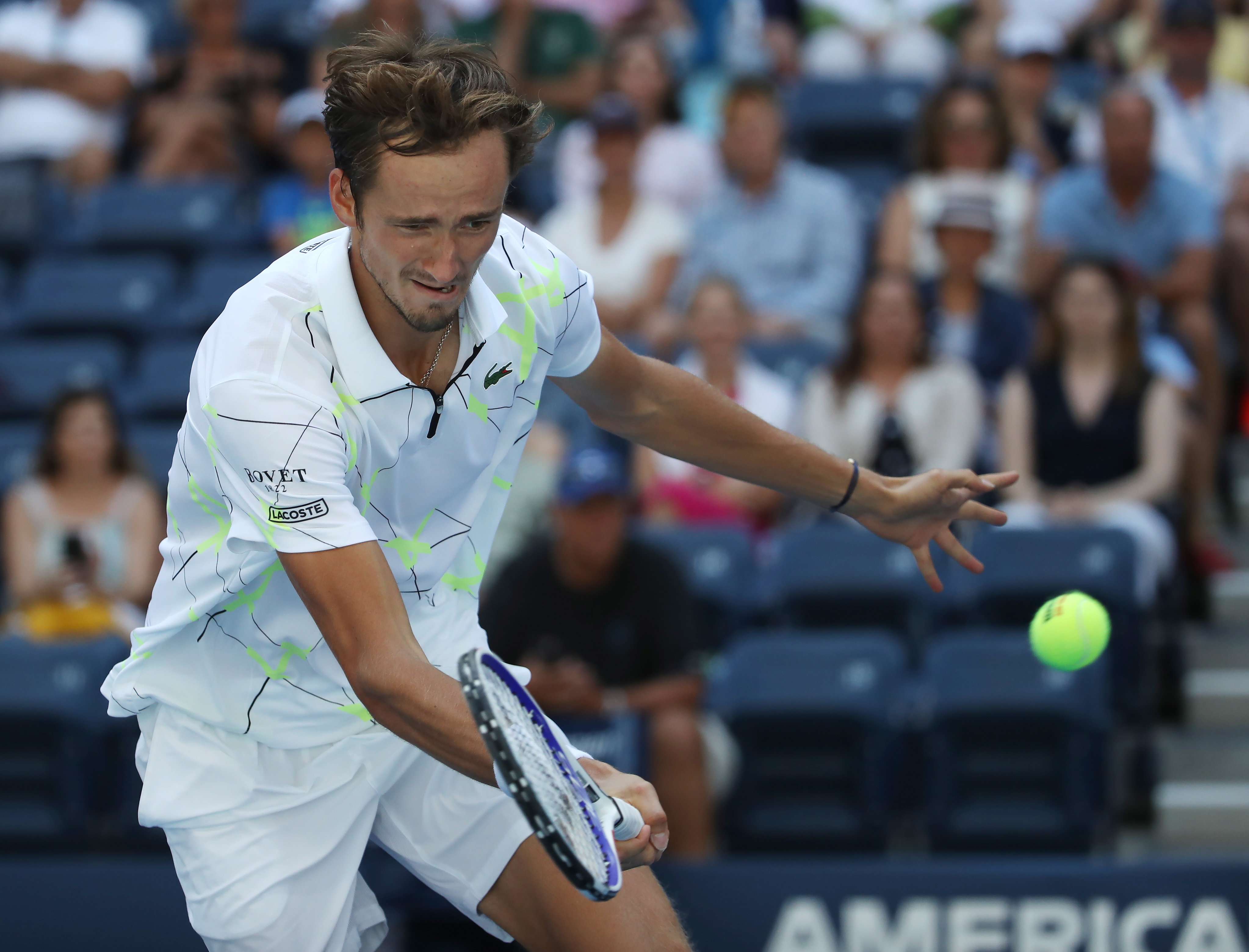 关于德国网球队横扫英国网球队,梅德韦杰夫统治全场的信息 关于德国网球队横扫英国网球队,梅德韦杰夫统治全场的信息