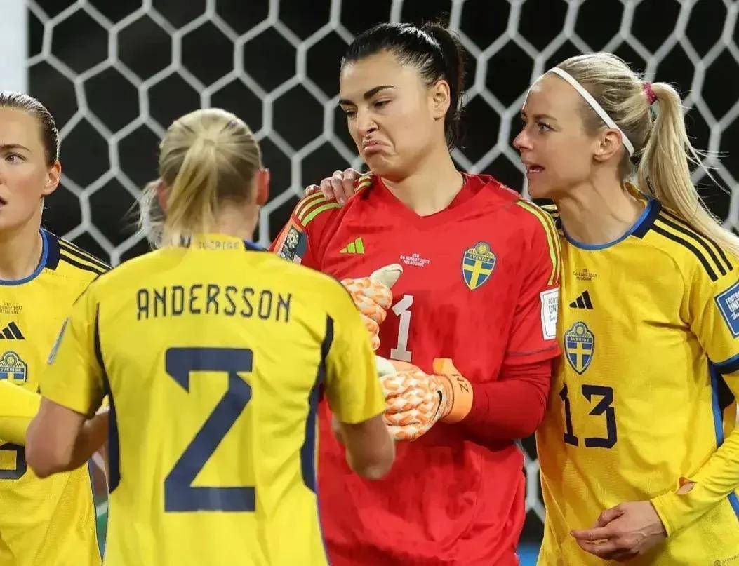 金年会电子-瑞典队绝杀英格兰队，奥恰洛夫带队取胜