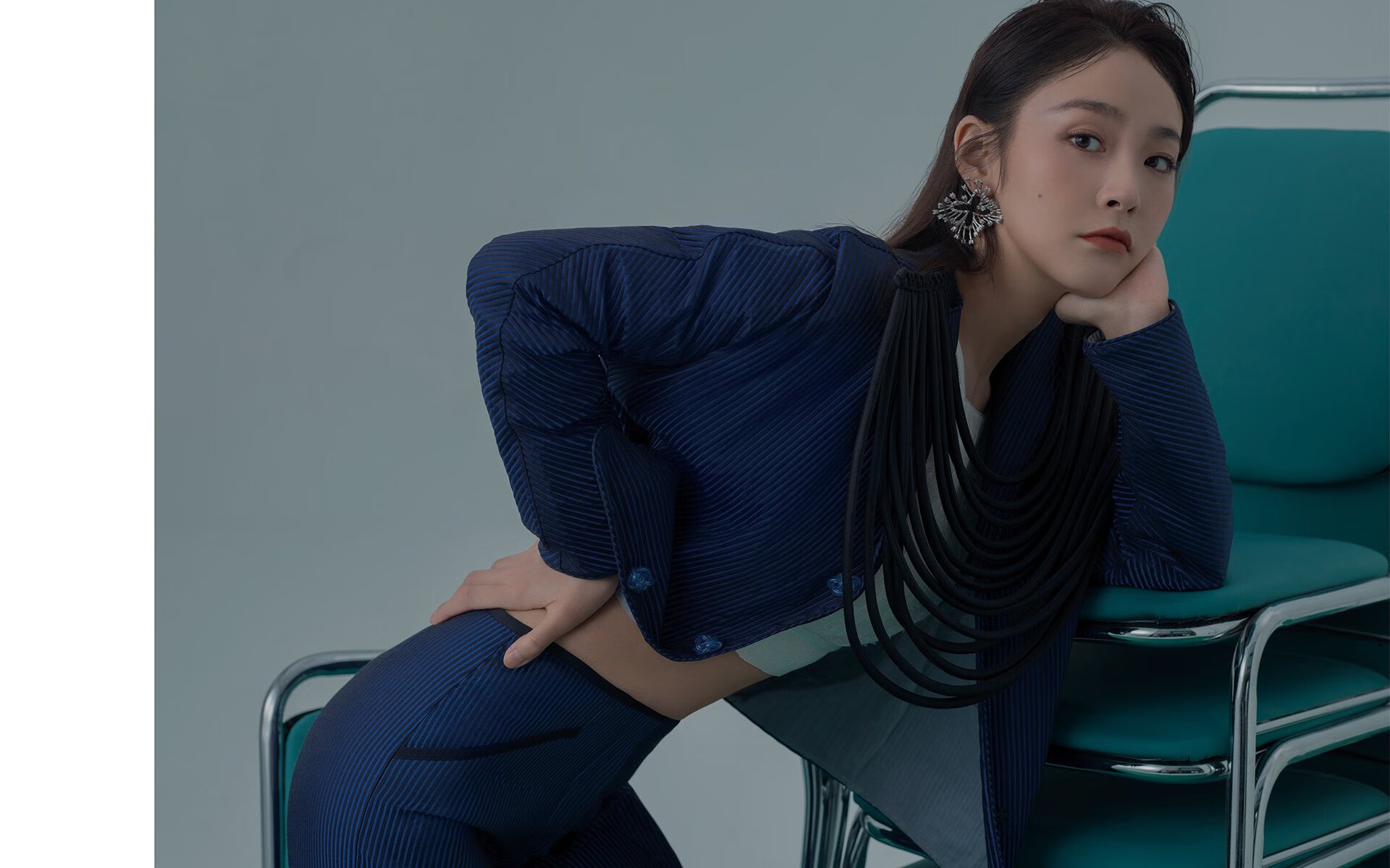 JNH体育-巅峰的对决,NBA总决赛的窒息博弈与巴萨的压制美学